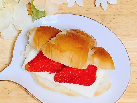 いちご♡チーズサンド
